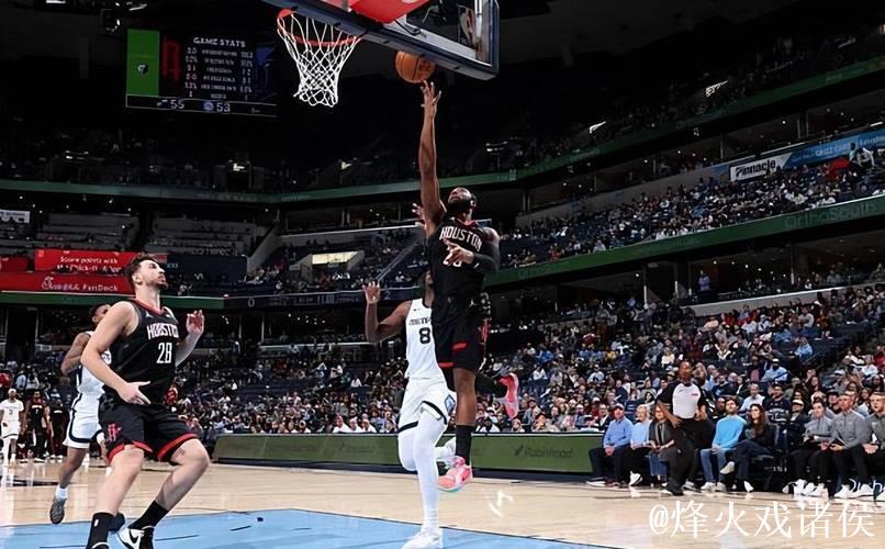 奥科吉底角突破，空中腾挪避开默里完成2+1暴扣